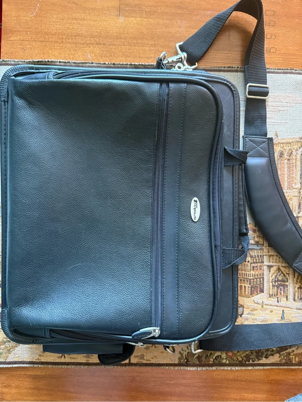 Targus durable briefcase